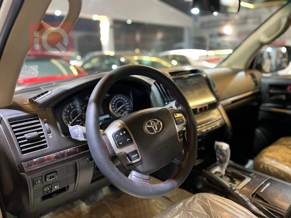 تويوتا لاندكروزر